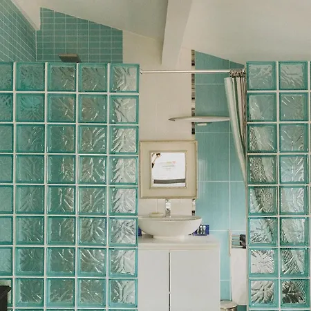 Moderne Avec Piscine A 200m De La Βίλα