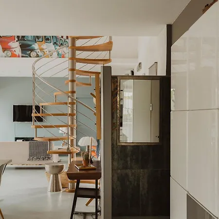 Moderne Avec Piscine A 200m De La Villa Les Lecques