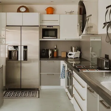 Moderne Avec Piscine A 200m De La Villa *