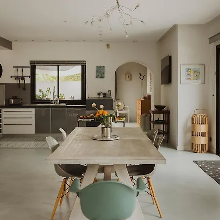 Moderne Avec Piscine A 200m De La Βίλα *