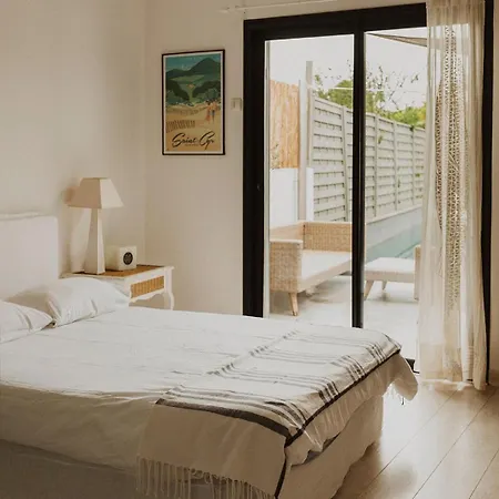 Villa Moderne Avec Piscine A 200m De La *