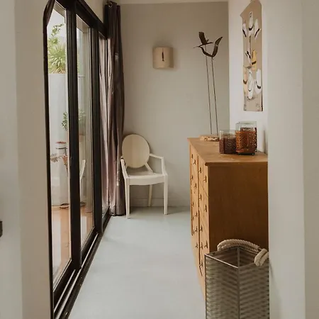 Moderne Avec Piscine A 200m De La Βίλα